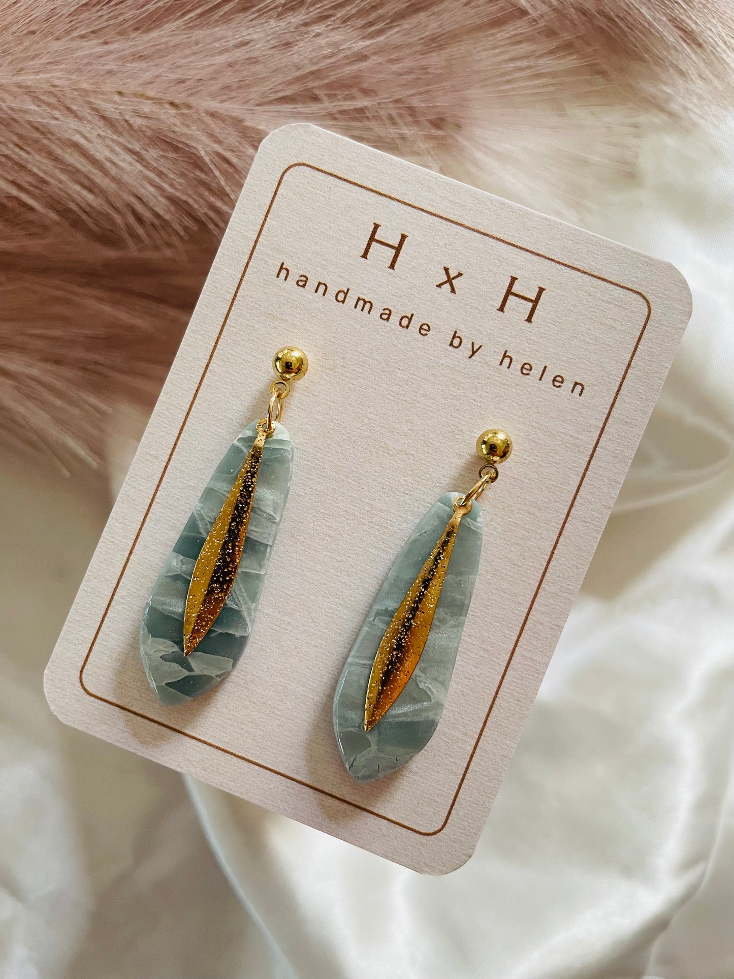dagger dangles