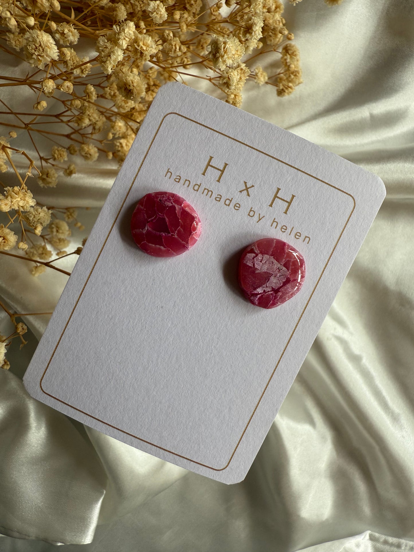 organic pebble studs