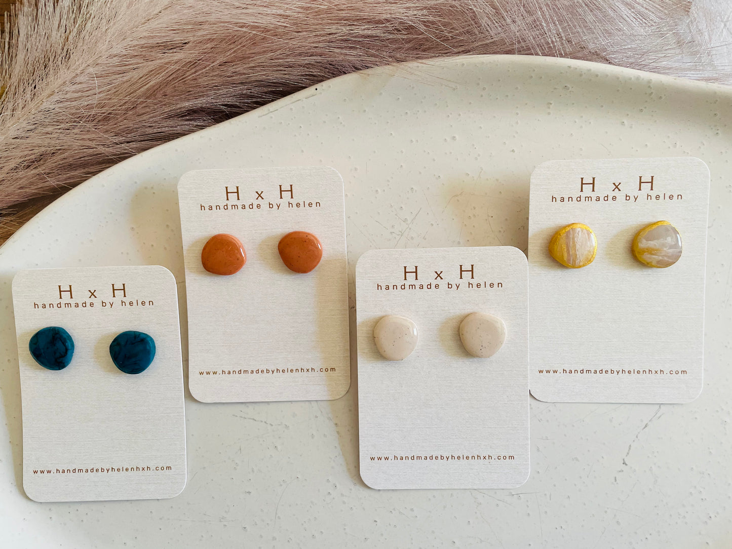 organic pebble studs